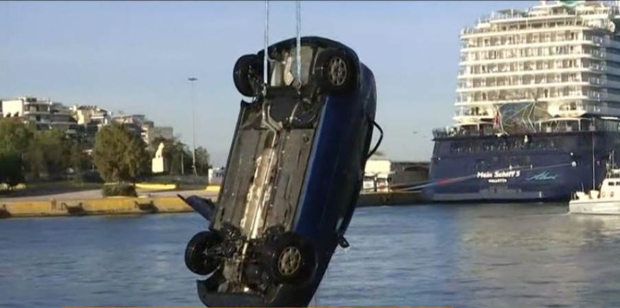 Τραγωδία στον Πειραιά: Αυτοκίνητο έπεσε στο λιμάνι – Νεκρός ο οδηγός